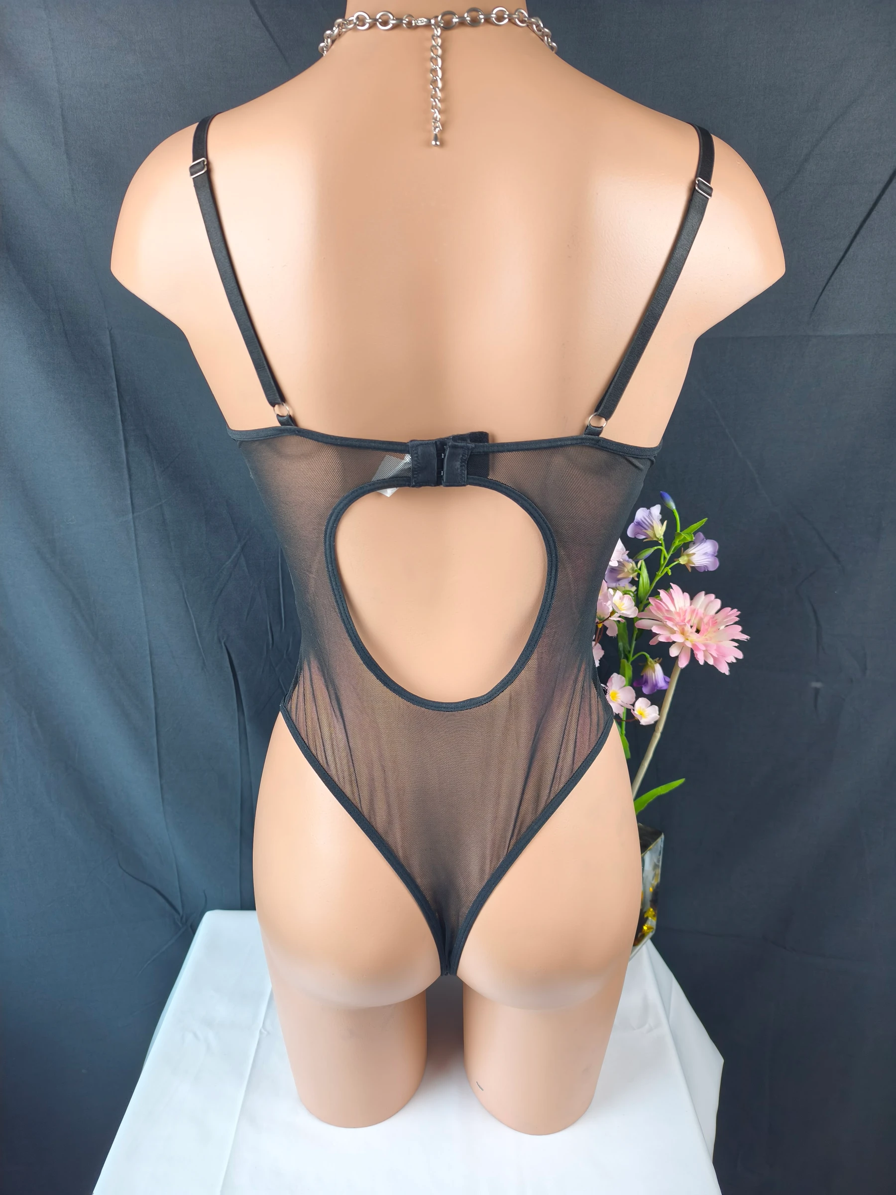 Body zippado estilo couro sintético e renda com visual sexy - Novo - Tamanho M 38/40 – photo 15